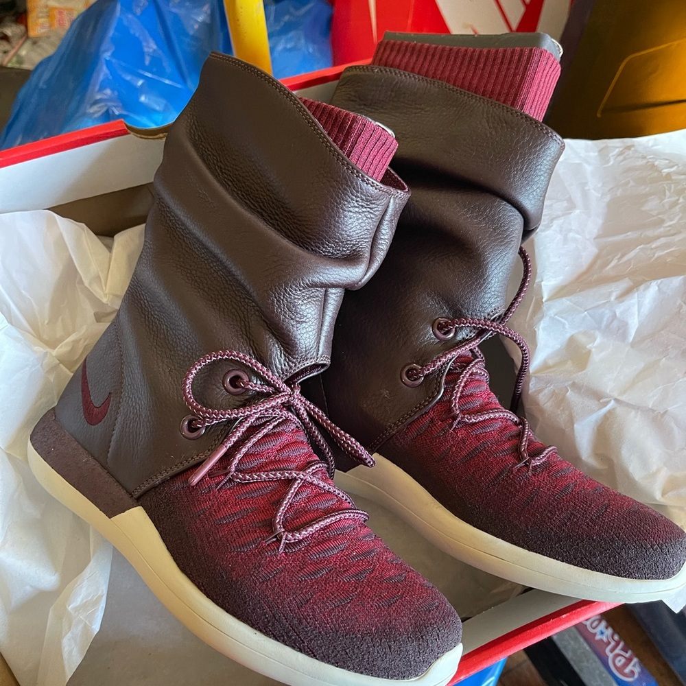 Nike Roshe Hi top boots